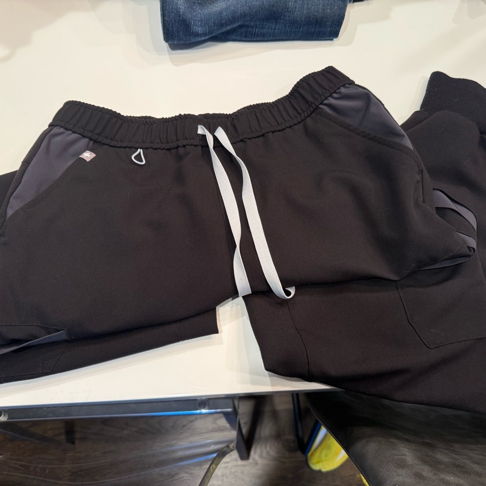 Men's figs Black Jogger Pants
